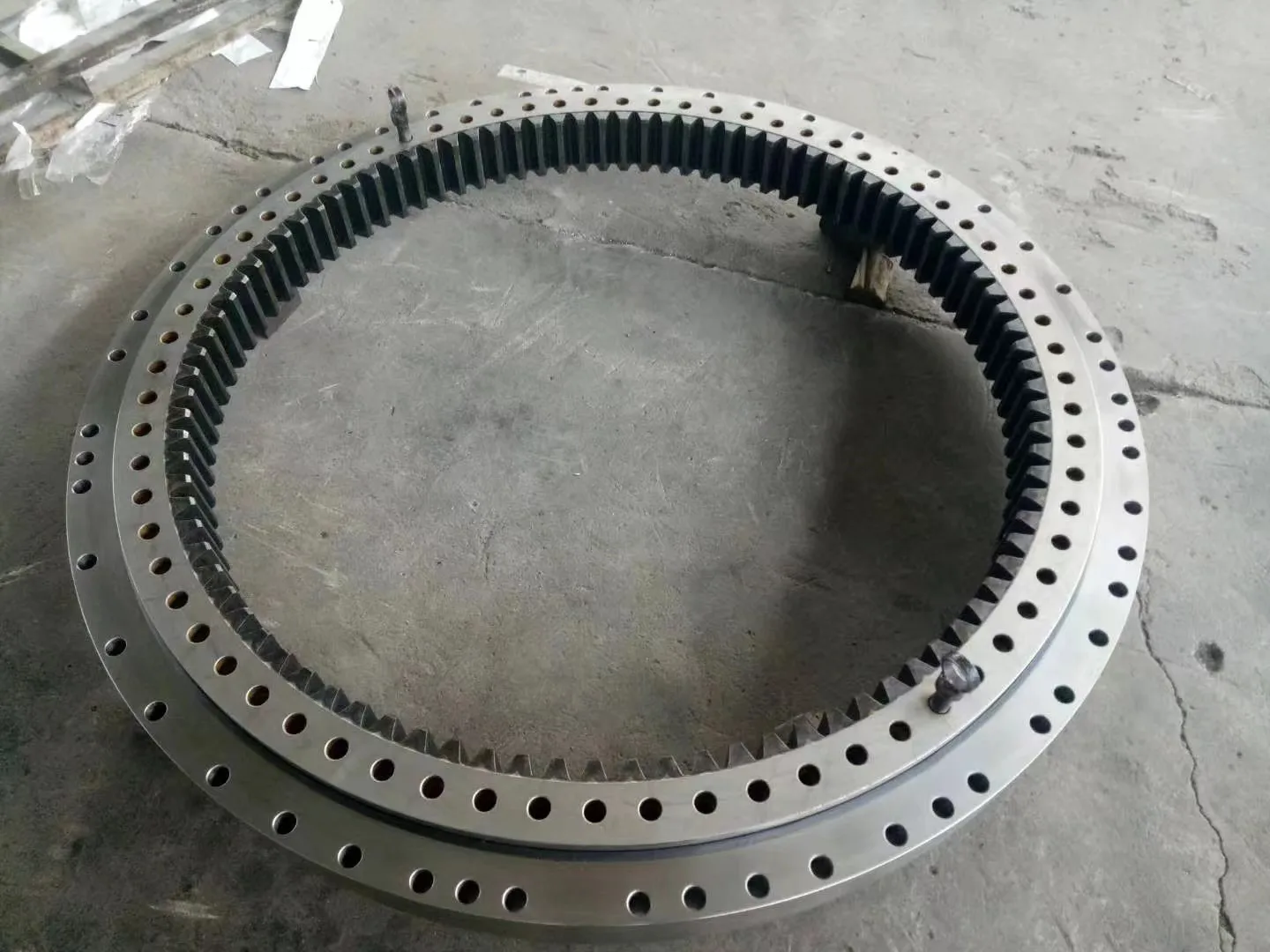 Slewing Bearings 